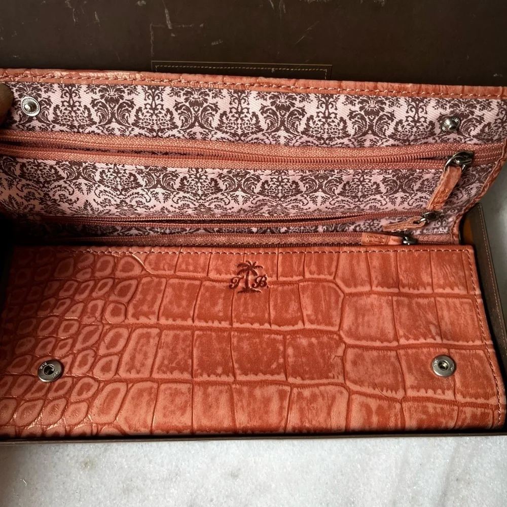 Tommy Bahama Terracotta Crocodile Embossed jewelry travel case